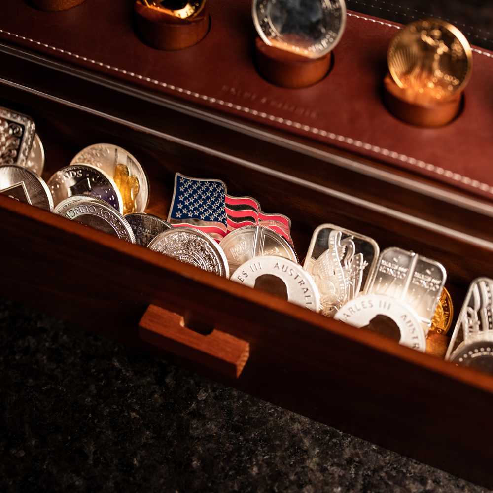 Holme & Hadfield Walnut Coin Deck Display Case w/ Storage l JM